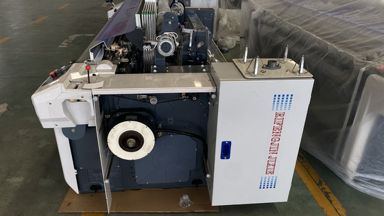 Het horizontale Garen die van de het Broodjes Windende Machine van de Doekstof Water Jet Machine Textile verdraaien
