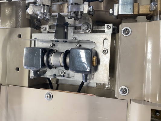 Water Jet Weaving Loom van hoge snelheids het Hoge Denisity met Nok het Afwerpen