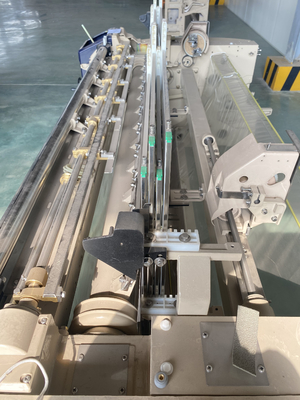 Hoge hoge snelheid - de Stoffenwater Jet Loom Weaving Machine China van de kwaliteits Multikleur