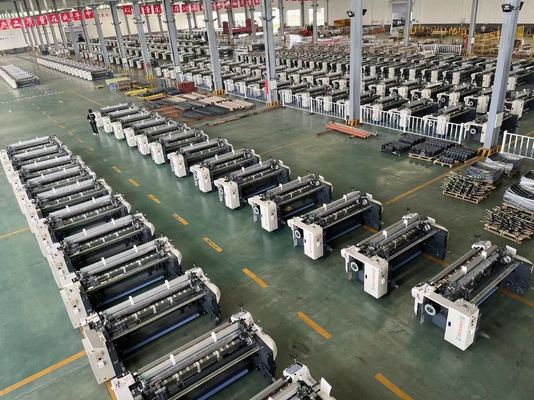 Stof die Shuttleless Weefgetouwmachine 190cm 1000RPM-Water Jet Loom Dobby weven